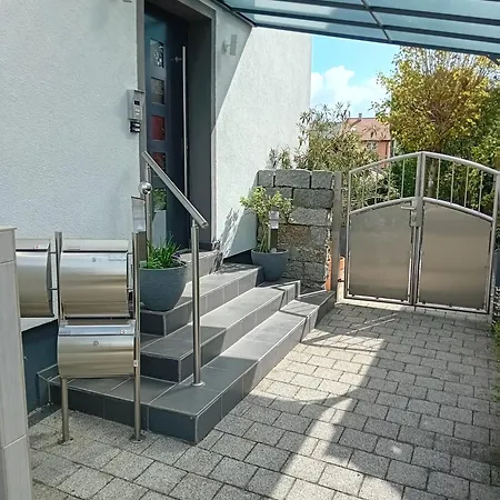 公寓 Naehe Heidelberg Fuer 4 Personen *